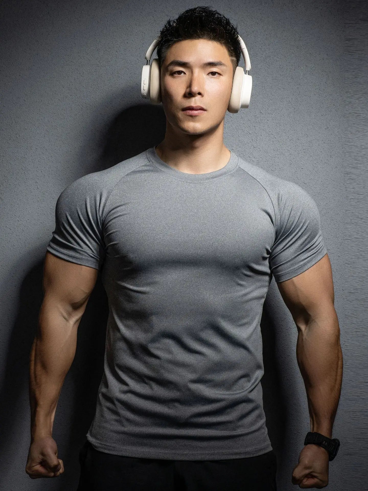  Stretchy quick drying short sleeve T-shirt for Men grey front view 