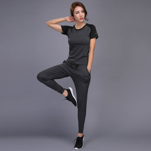 Two piece set Jogging and Yoga T-Shirts & Leggings for Women in black/grey